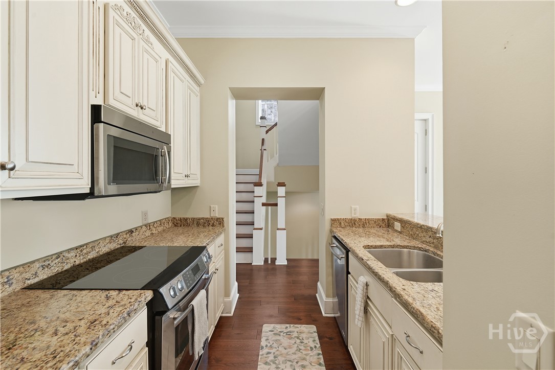 114 Riverfront Circle Property Photo 17