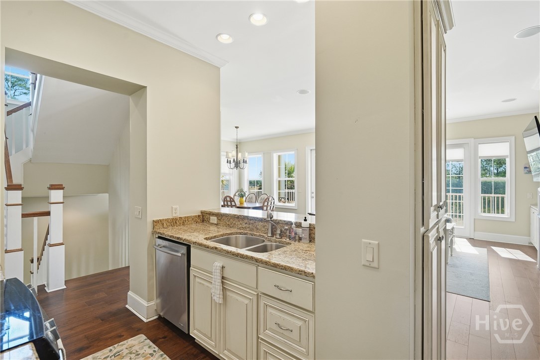 114 Riverfront Circle Property Photo 18