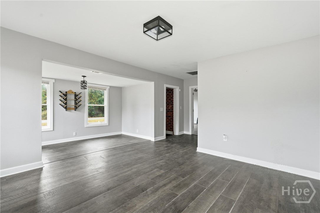 4 Nw Third Street Property Photo 6