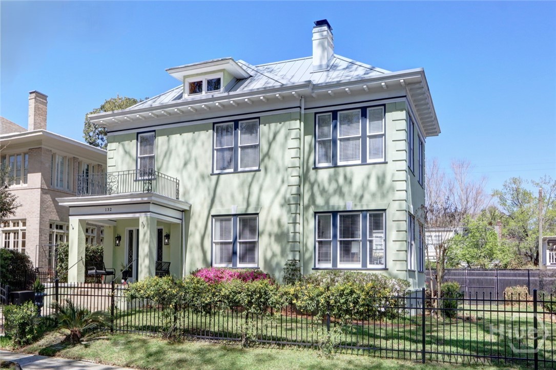 132 E 45th Street Property Photo