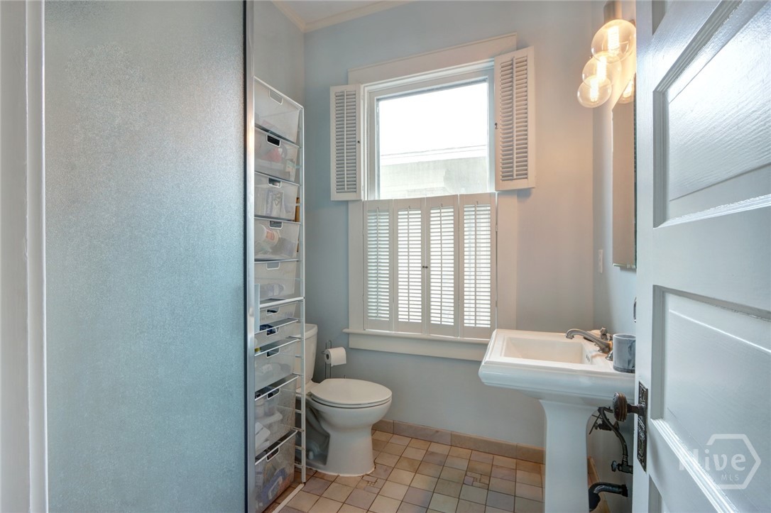 132 E 45th Street Property Photo 38