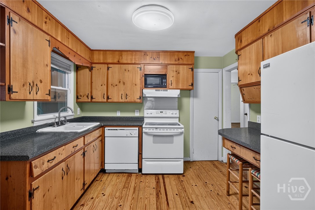 116 E 66th Street Property Photo 8
