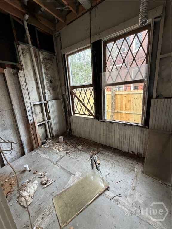 217 E 38th Street Property Photo 8