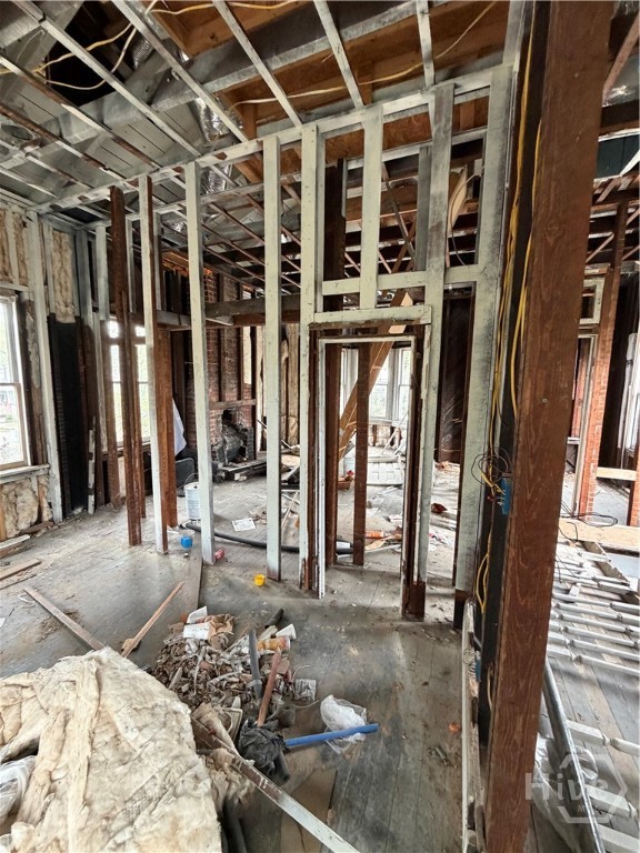 217 E 38th Street Property Photo 11
