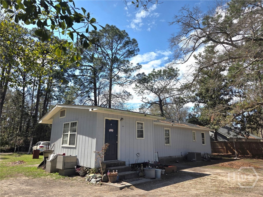 758 Hearn Road Property Photo 3