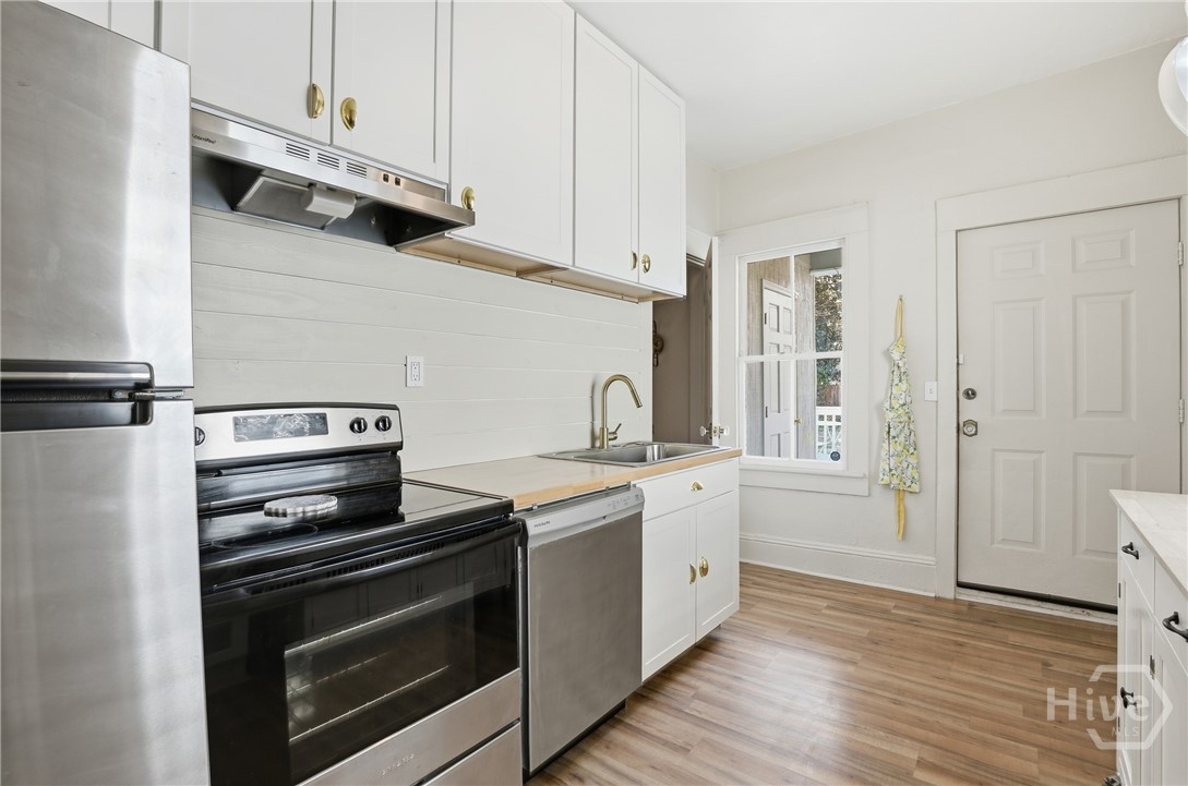 1209 E Anderson Street Property Photo 6