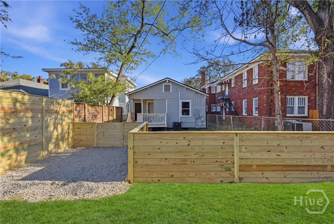 1209 E Anderson Street Property Photo 17