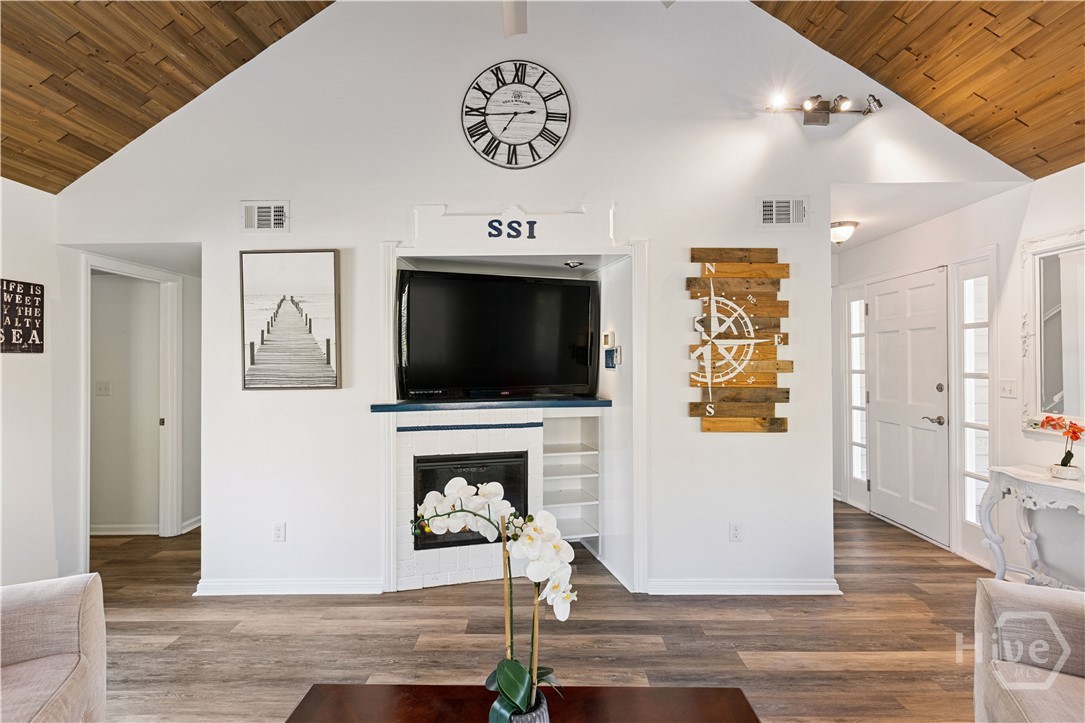 240 Georgia Street Property Photo 3