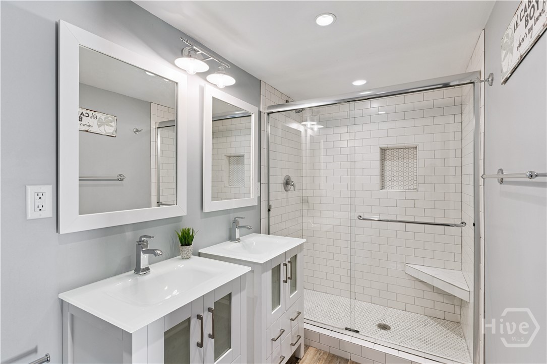 240 Georgia Street Property Photo 54