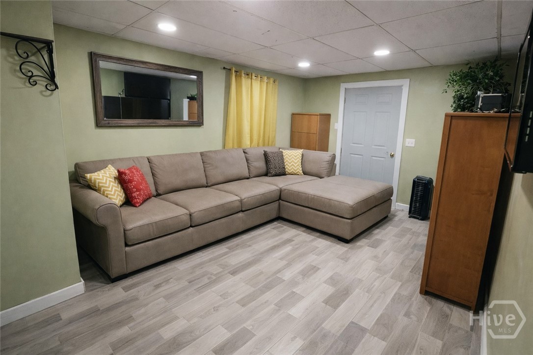 2221 Lorraine Court Property Photo 6
