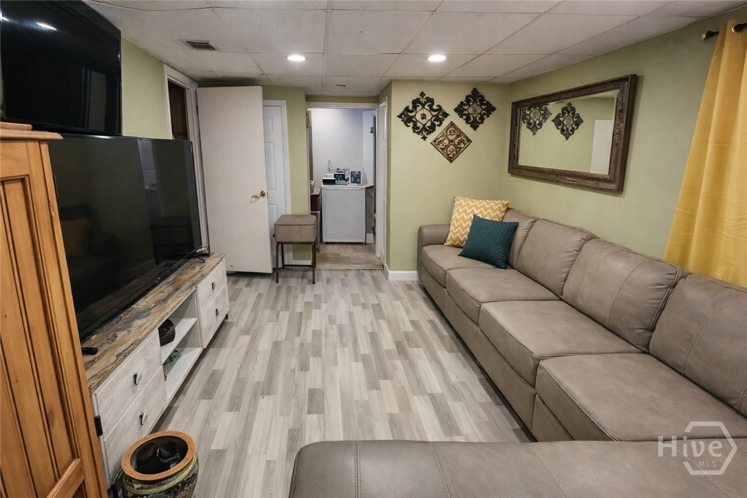2221 Lorraine Court Property Photo 7