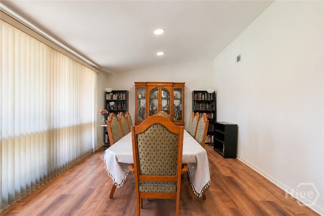 506 Mclaws Street Property Photo 4