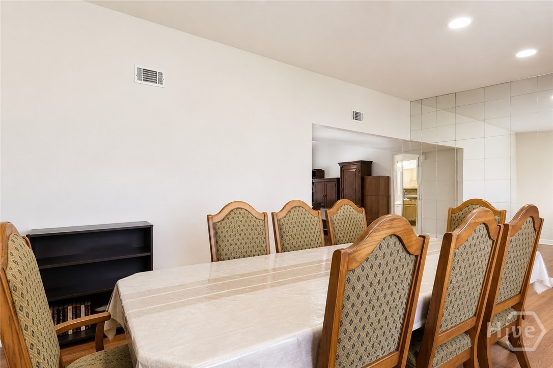 506 Mclaws Street Property Photo 5