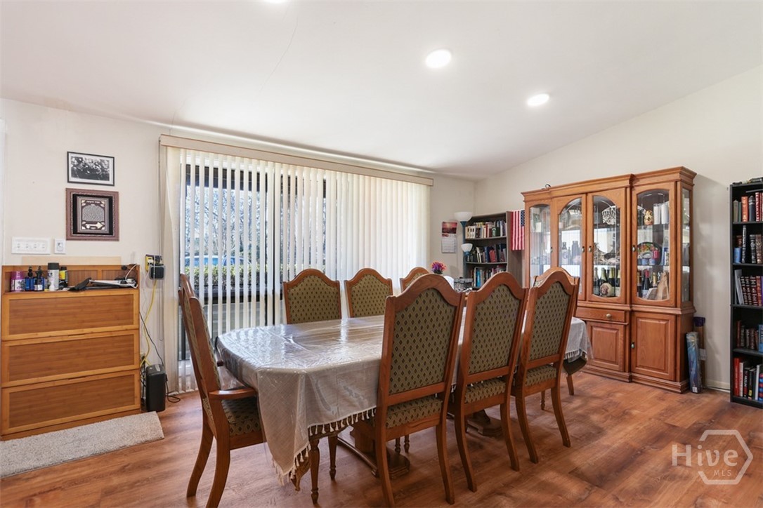506 Mclaws Street Property Photo 6