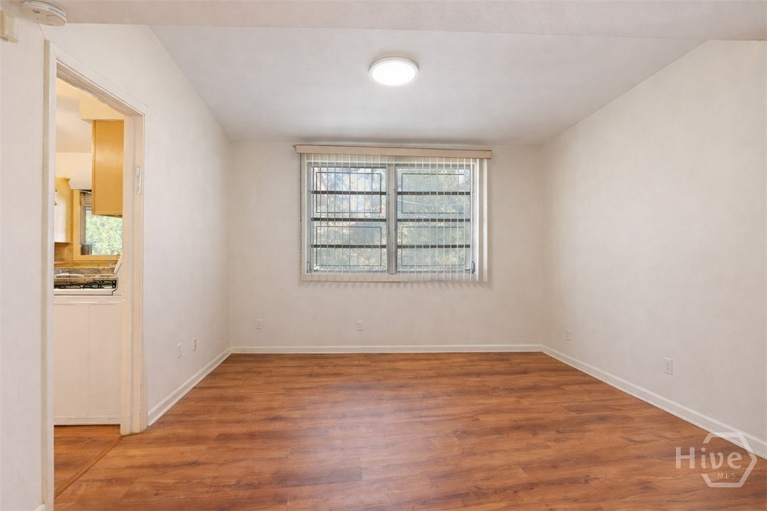 506 Mclaws Street Property Photo 8