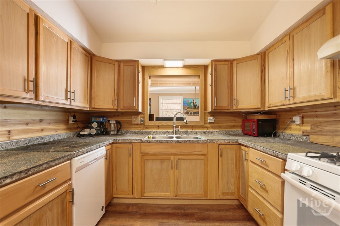 506 Mclaws Street Property Photo 25