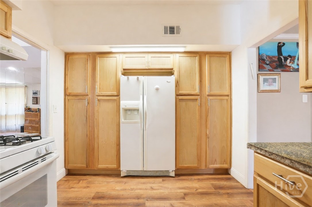 506 Mclaws Street Property Photo 26