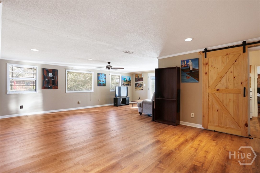 506 Mclaws Street Property Photo 29