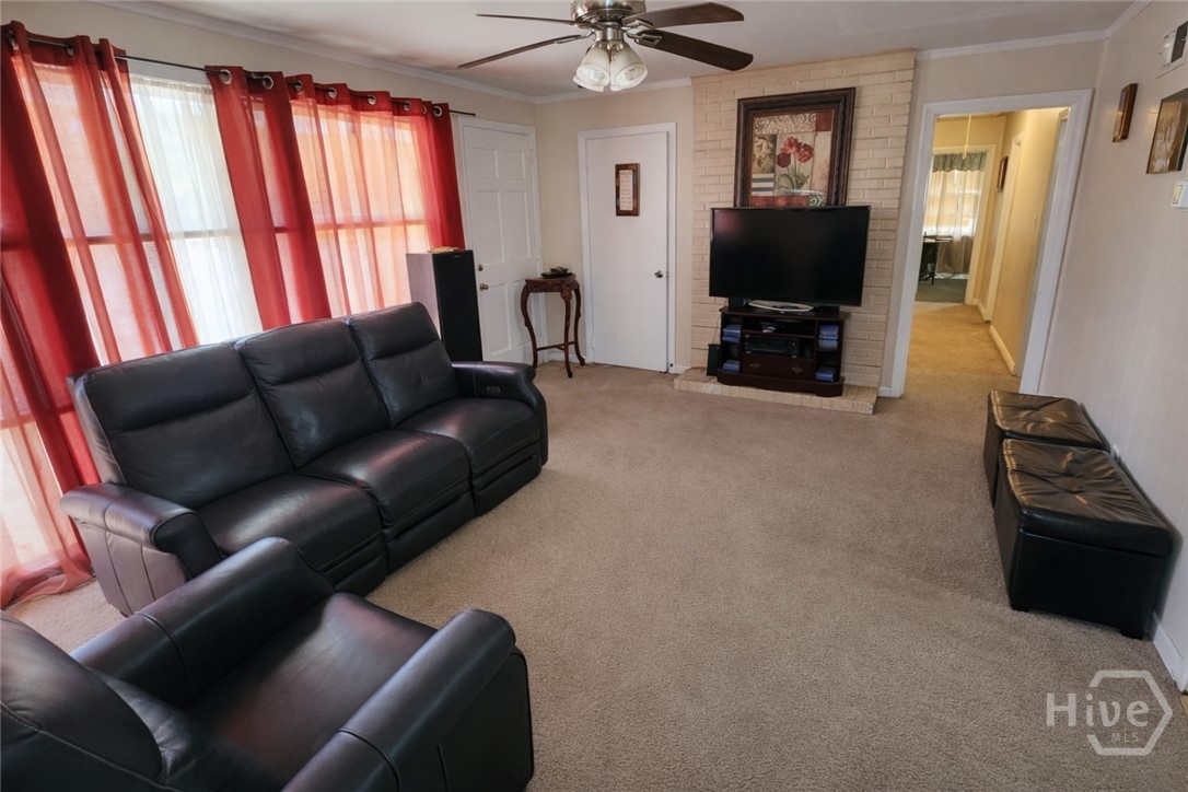2348 Toussaint Avenue Property Photo 4