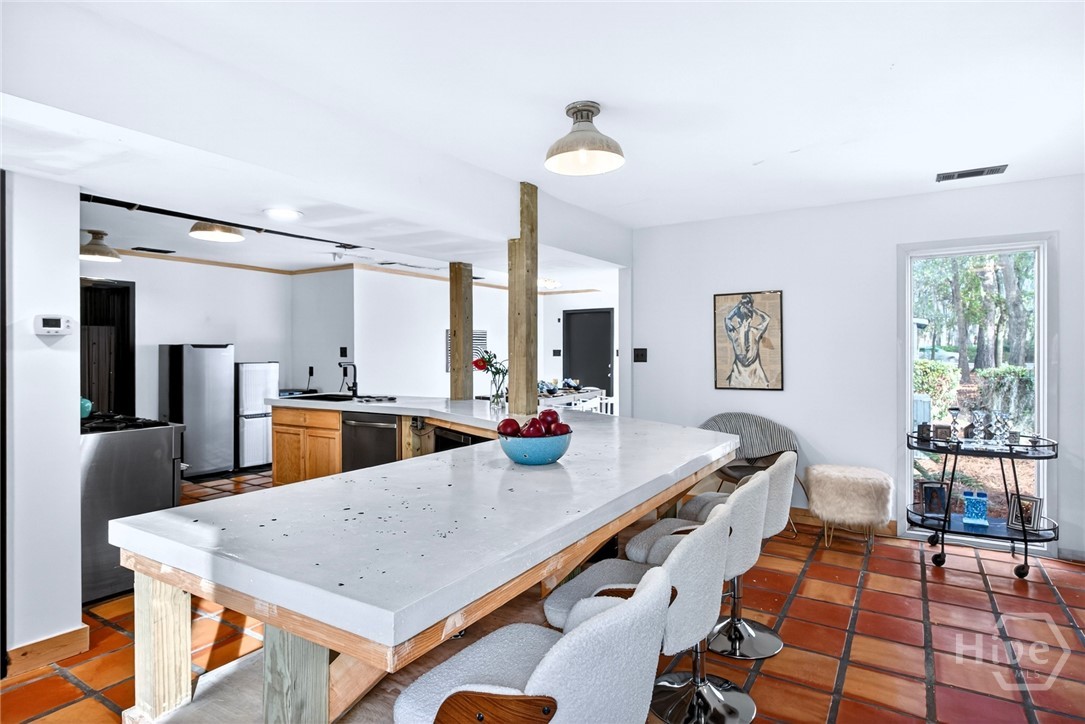 102 Stuart Street Property Photo 5