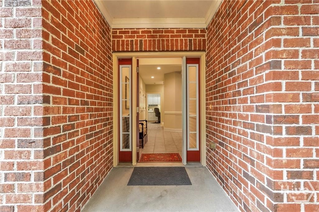 2102 River Oaks Drive Property Photo 3
