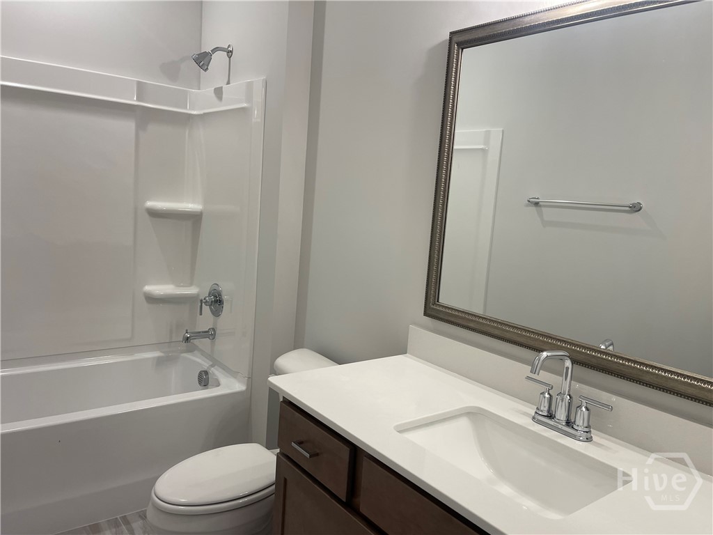 185 Champlain Drive Property Photo 7