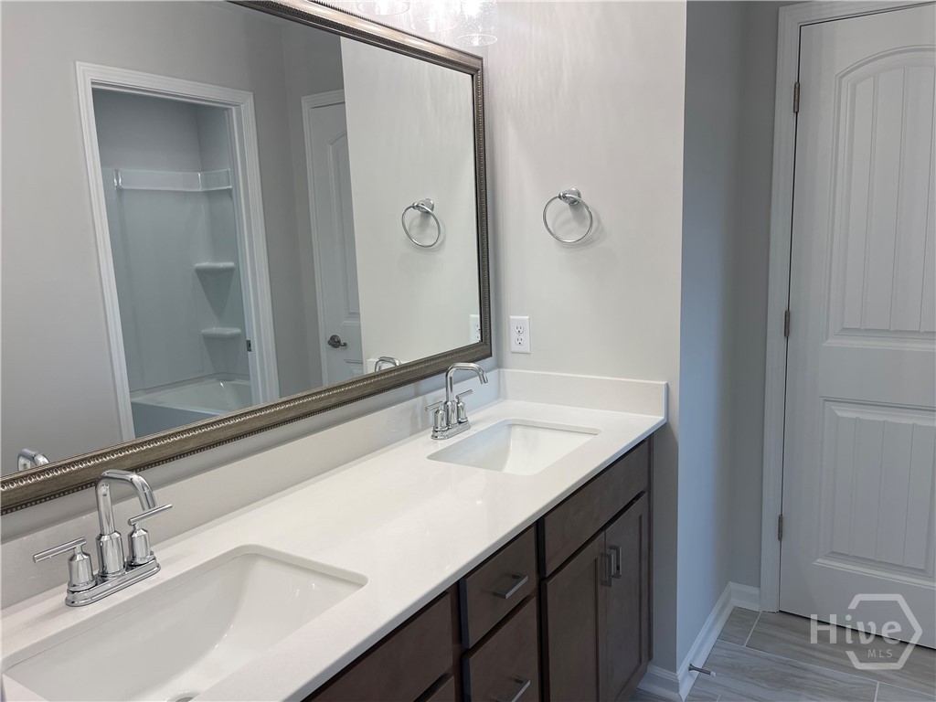185 Champlain Drive Property Photo 13