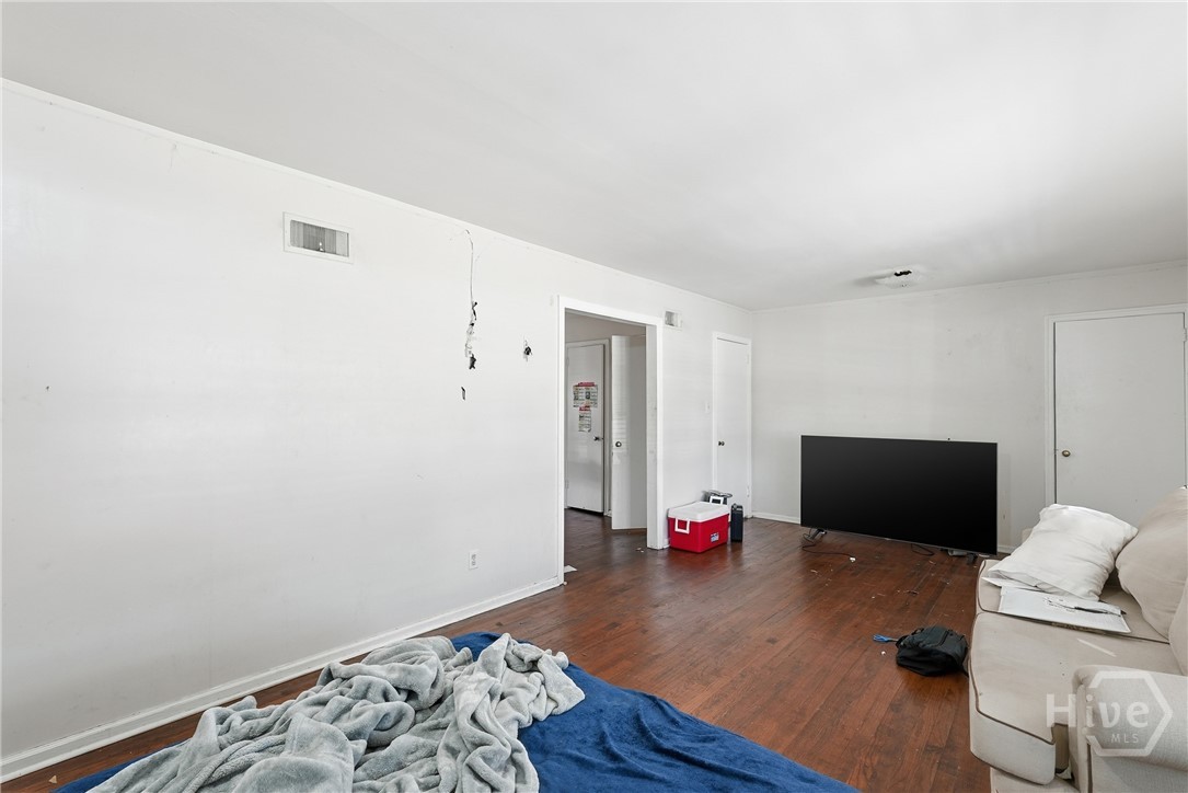 5 Holly Street Property Photo 7