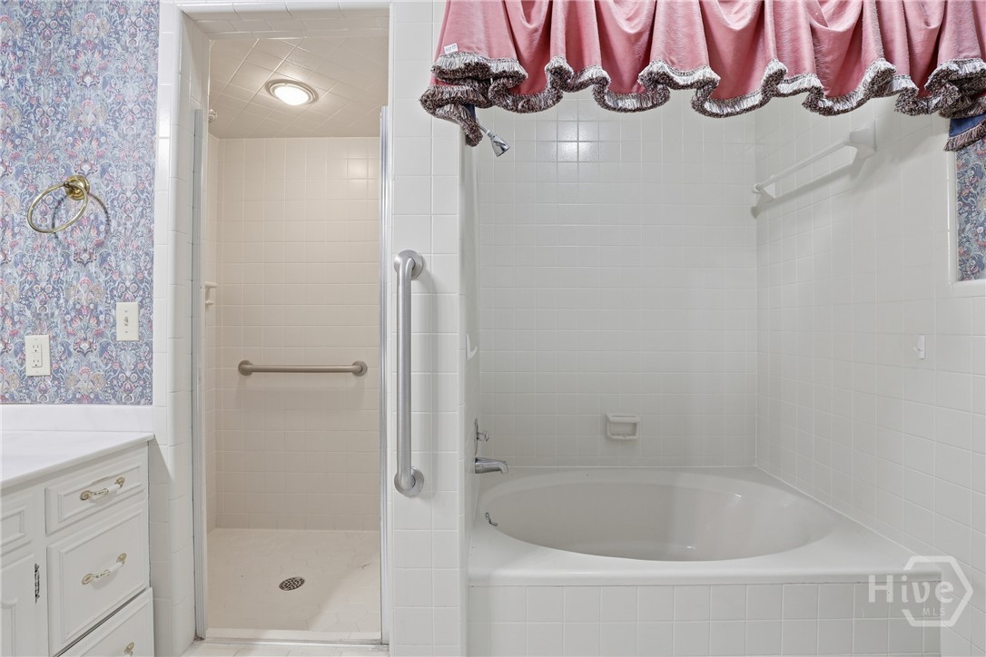 208 Timberline Road Property Photo 15