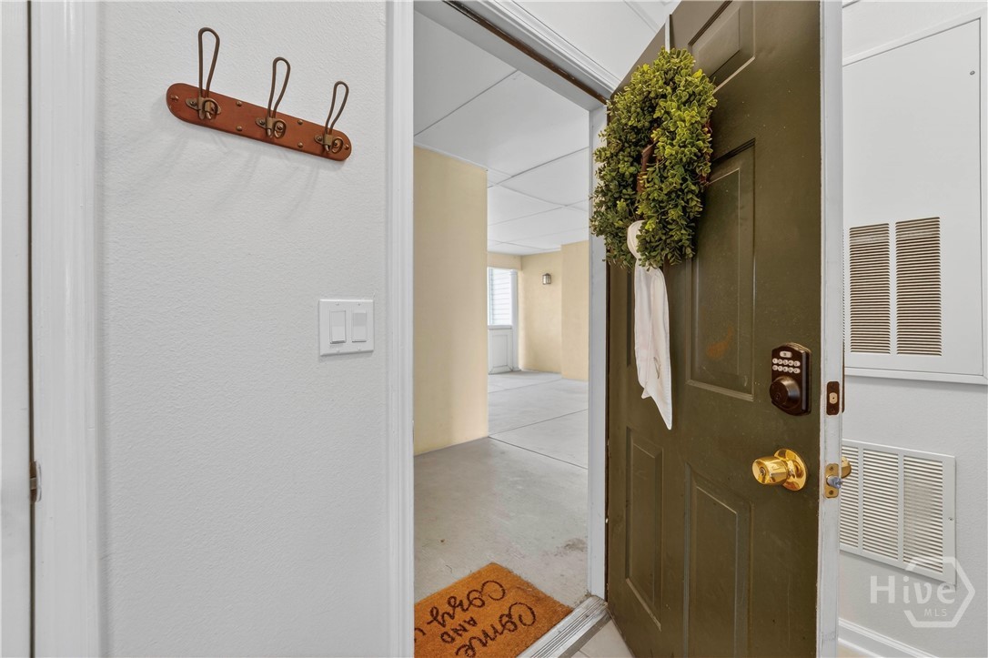 2136 Whitemarsh Way Property Photo 3