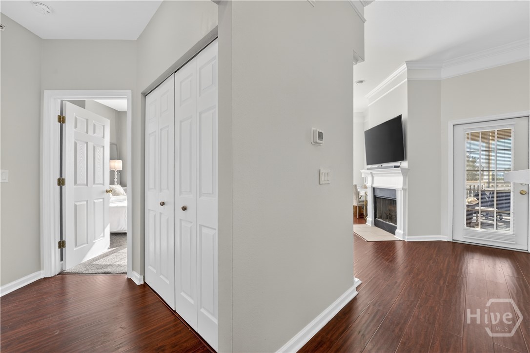 2136 Whitemarsh Way Property Photo 4