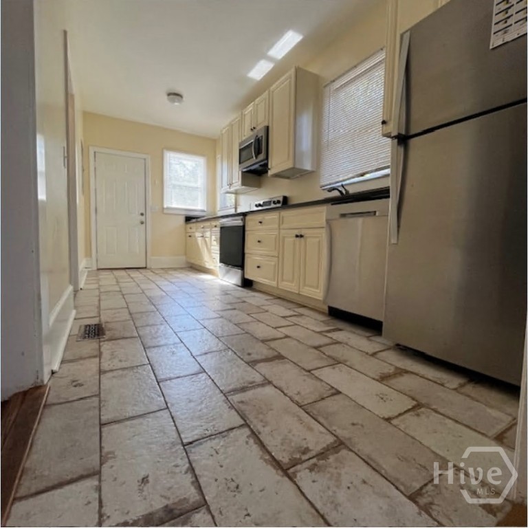 1115 E 32nd Street Property Photo 10