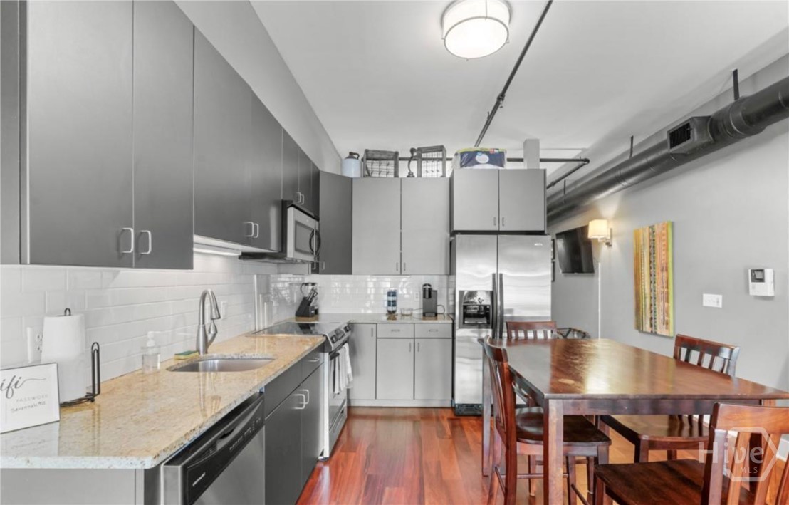 310 W Broughton Street 3011 Property Photo 3
