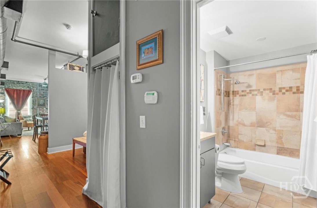 310 W Broughton Street 3011 Property Photo 5