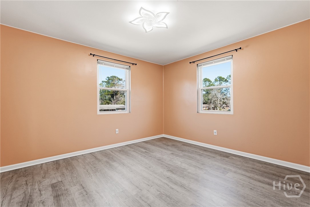 407 Willow Road Property Photo 14