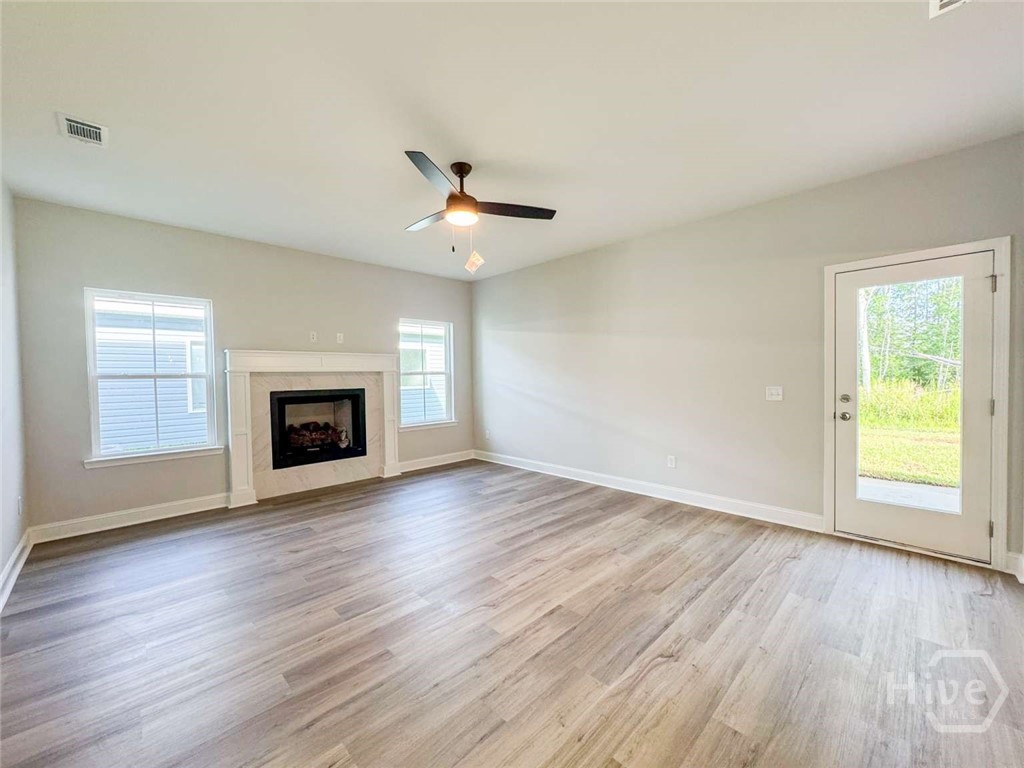112 Providence Loop Property Photo 6