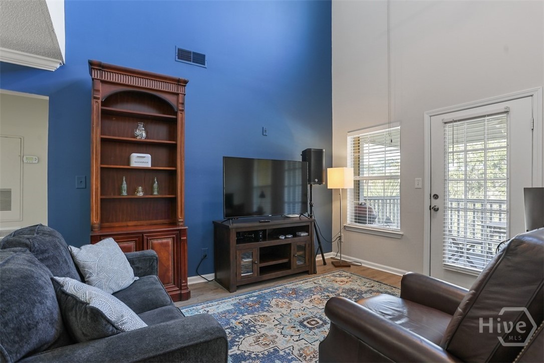 1304 Walden Park Drive Property Photo 6