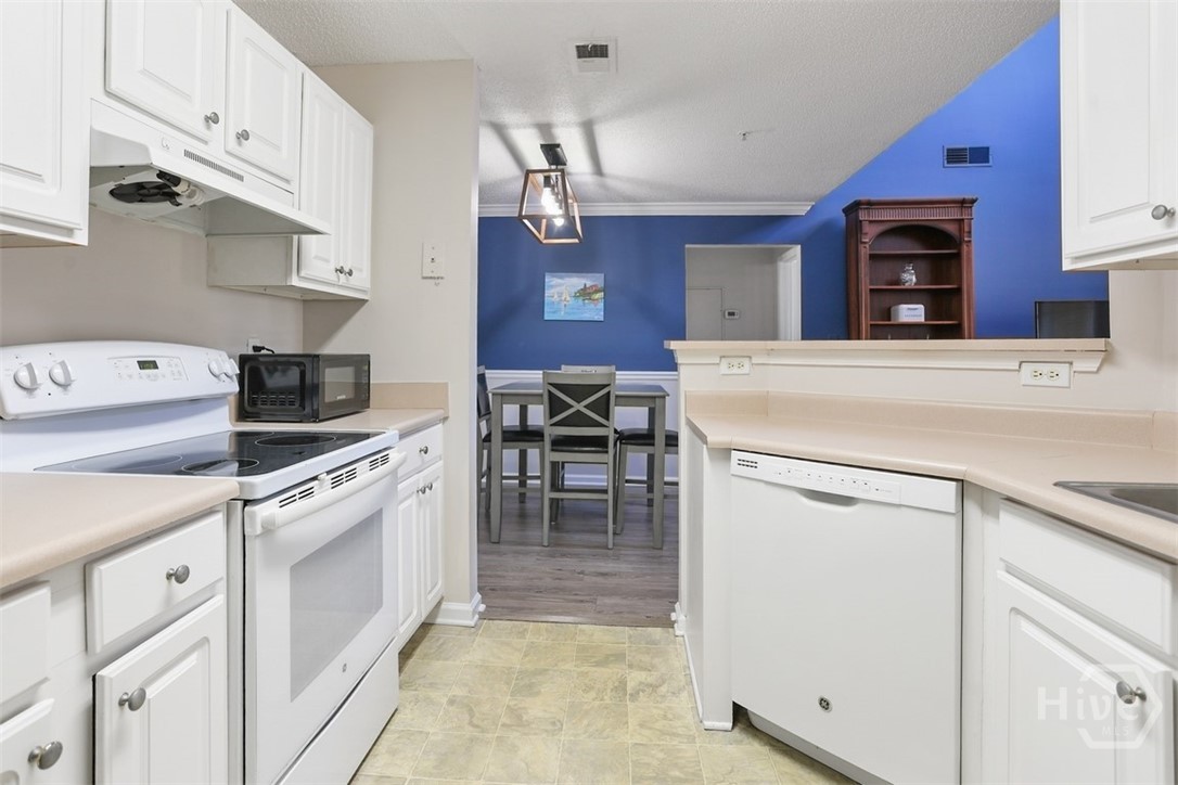 1304 Walden Park Drive Property Photo 10