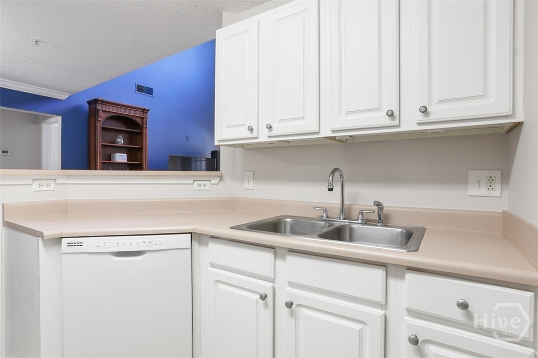 1304 Walden Park Drive Property Photo 11