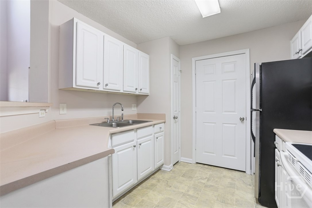 1304 Walden Park Drive Property Photo 12