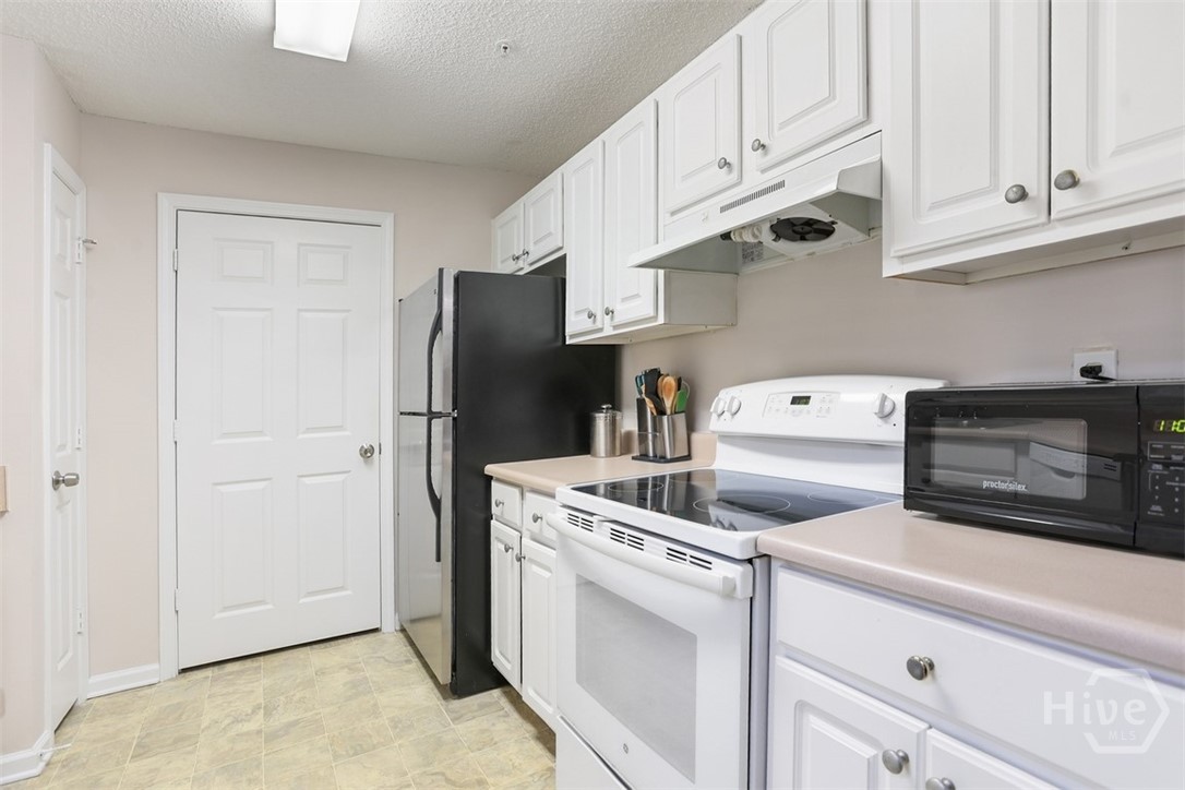 1304 Walden Park Drive Property Photo 14