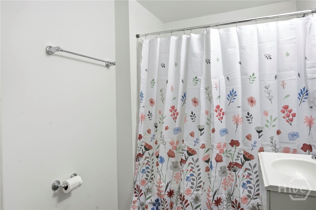 716 W 48th Street Property Photo 12