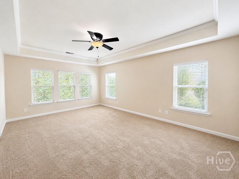 240 Summer Hill Way Property Photo 4