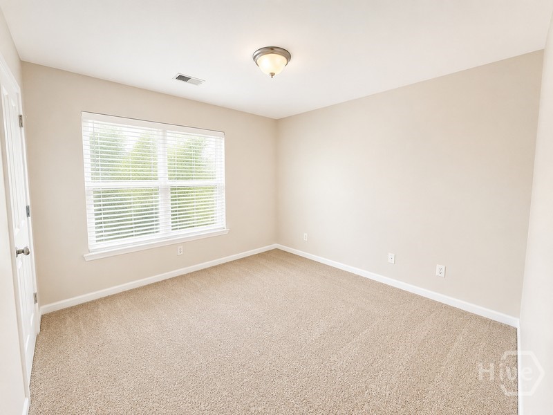 240 Summer Hill Way Property Photo 7