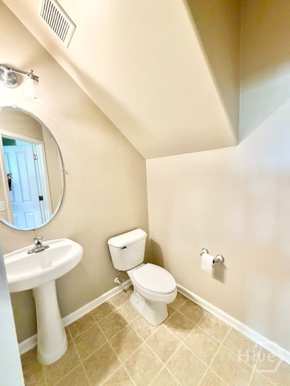 240 Summer Hill Way Property Photo 8