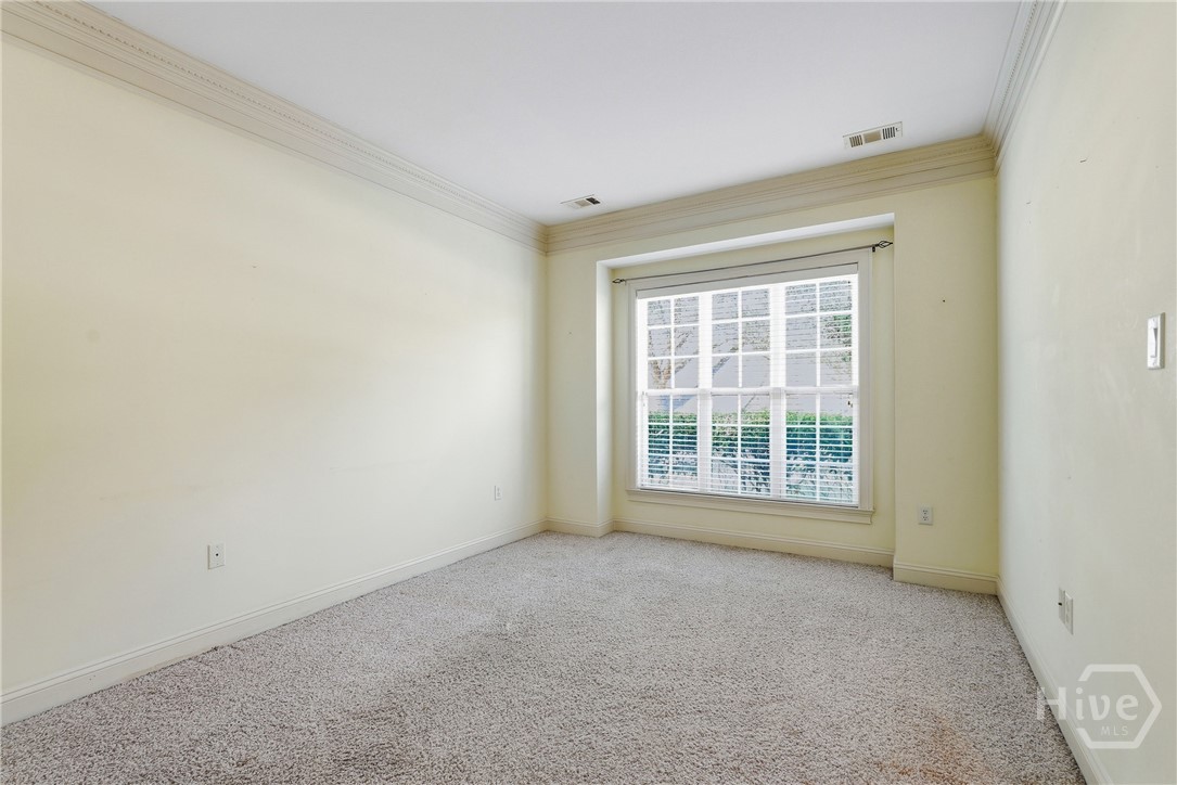 7 Legacy Boulevard Property Photo 5