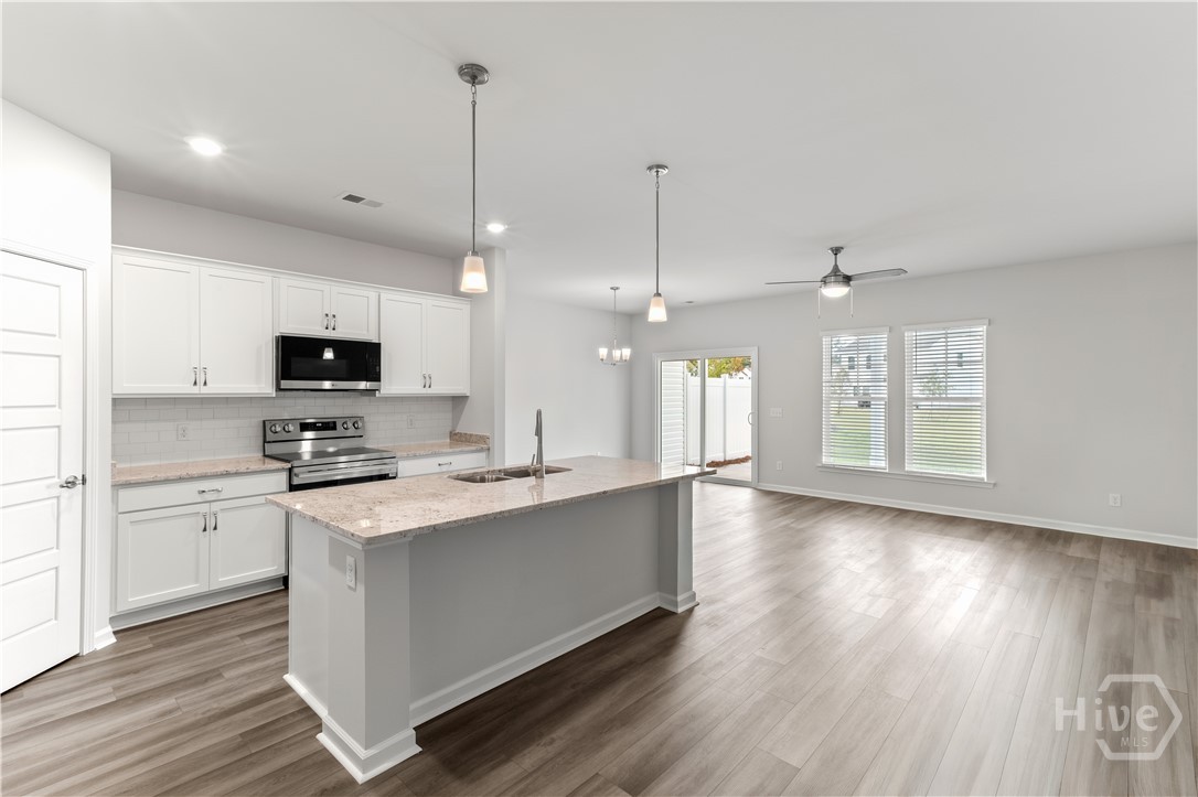 107 Pinebury Road Property Photo 4