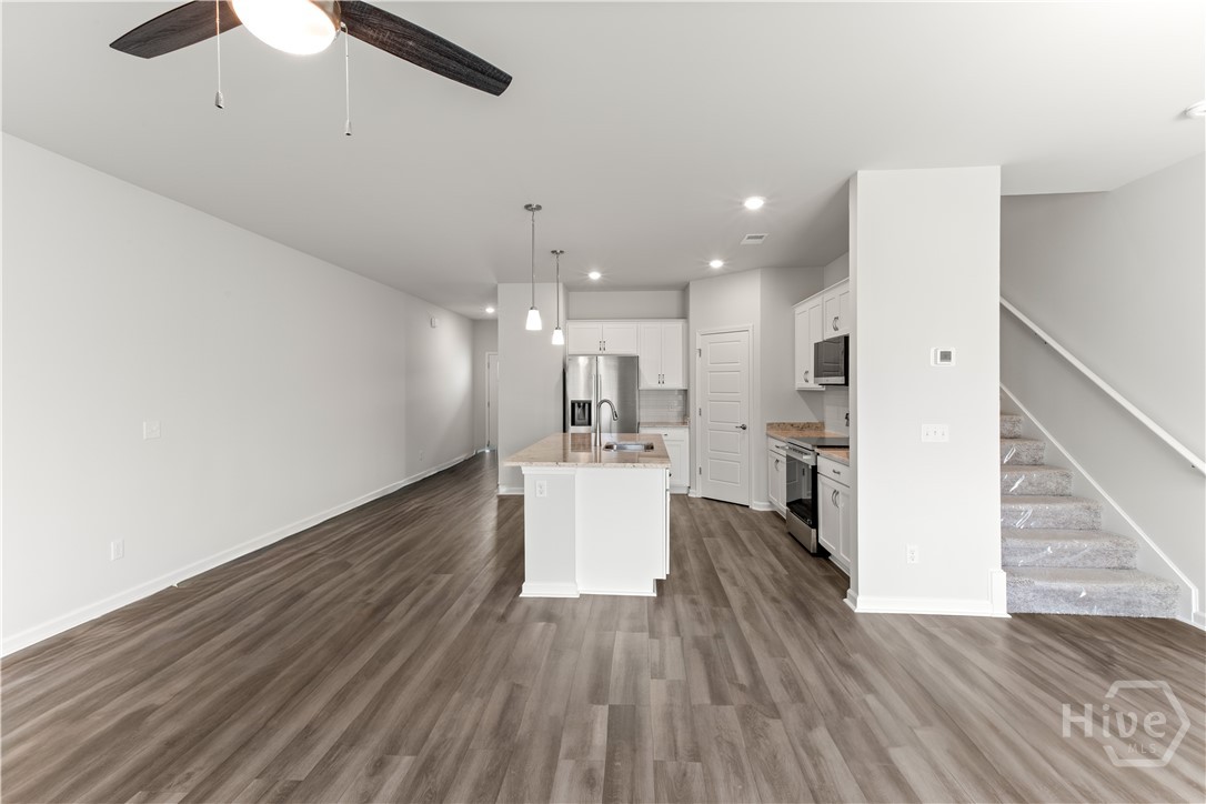 107 Pinebury Road Property Photo 12