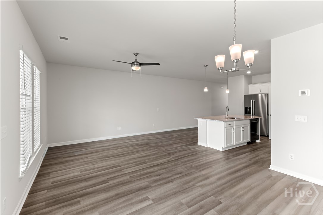 107 Pinebury Road Property Photo 13