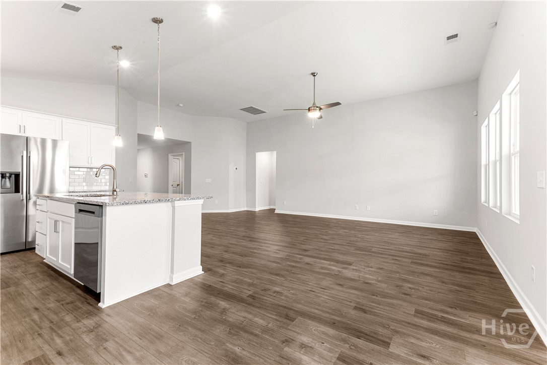 211 Hasty Point Road Property Photo 10